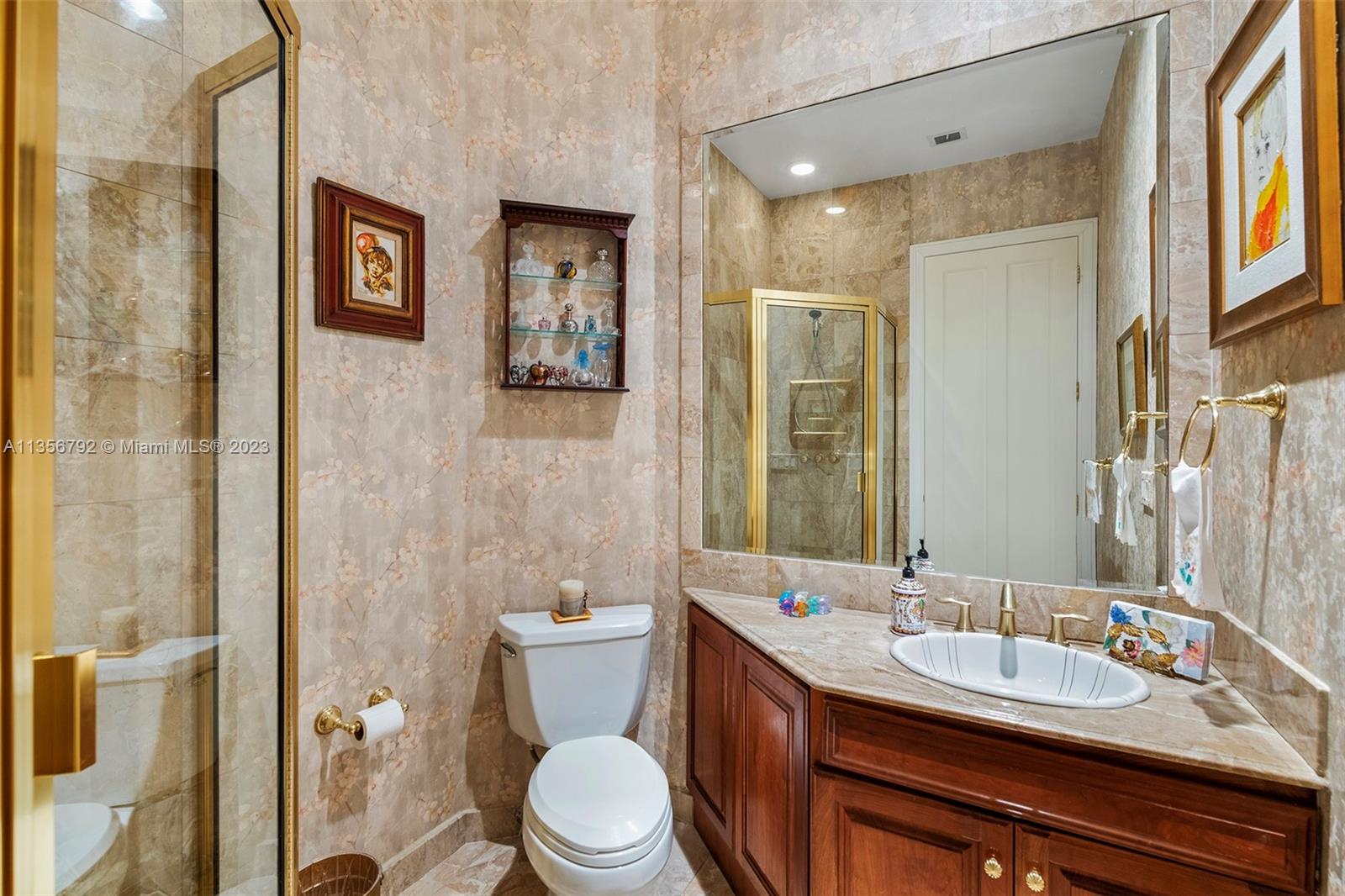 UNIVERSITY PLACE - Residential