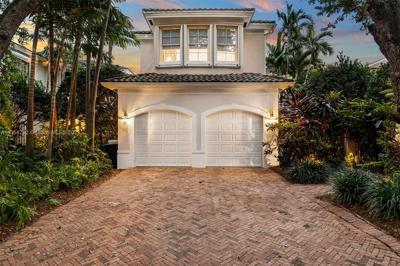 UNIVERSITY PLACE - Residential