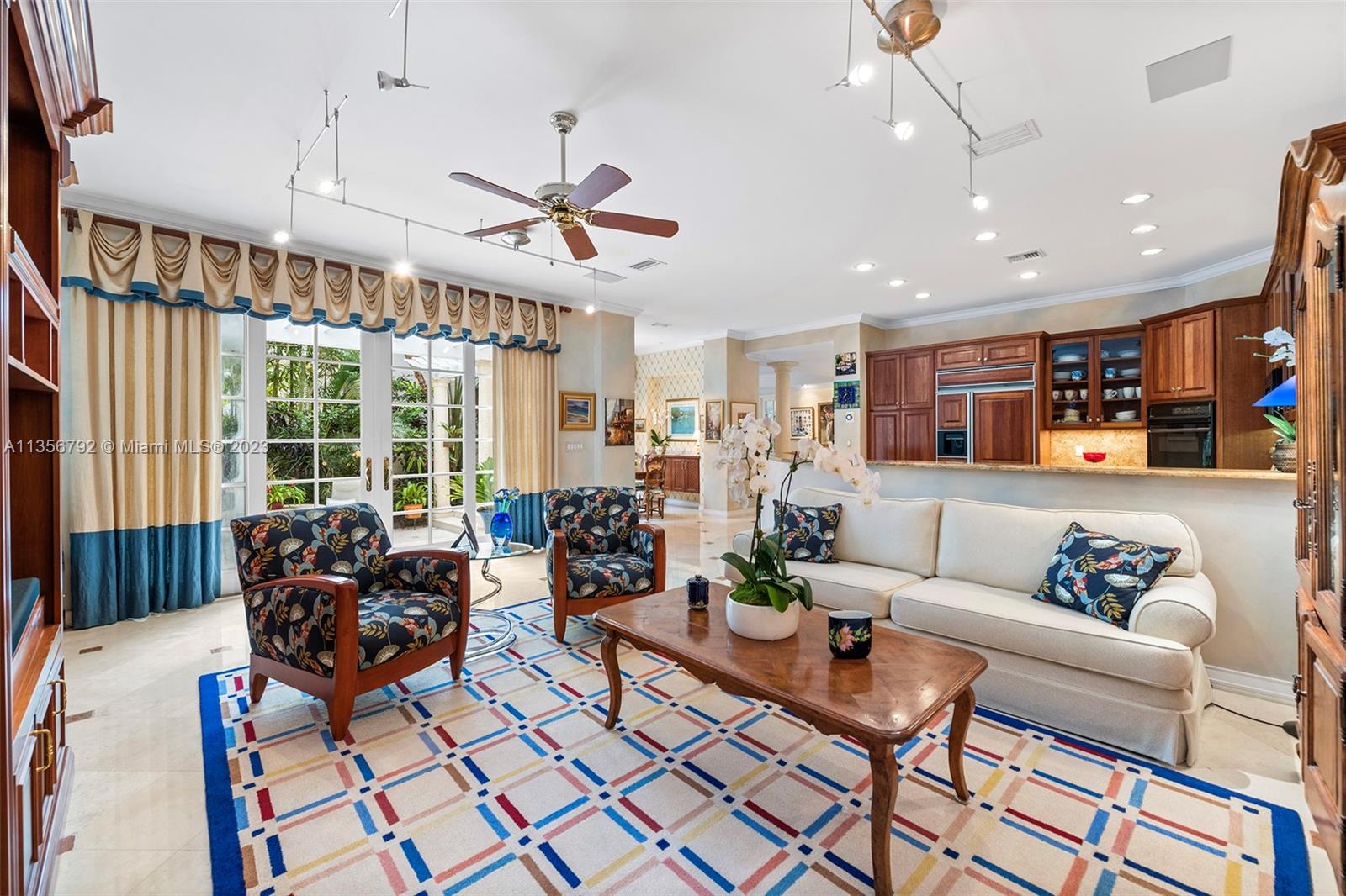 UNIVERSITY PLACE - Residential