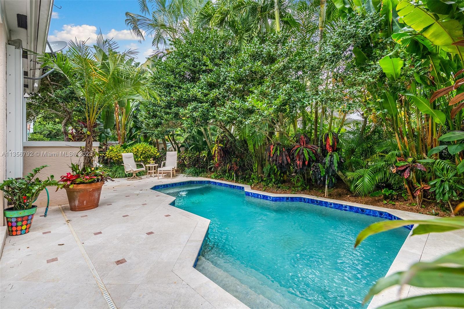 UNIVERSITY PLACE - Residential