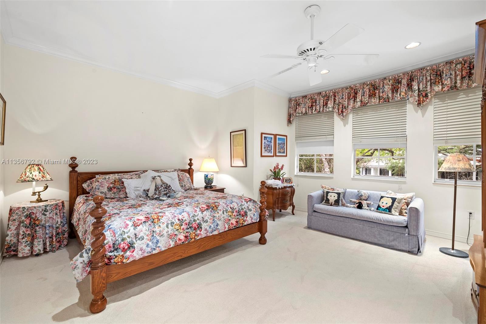 UNIVERSITY PLACE - Residential