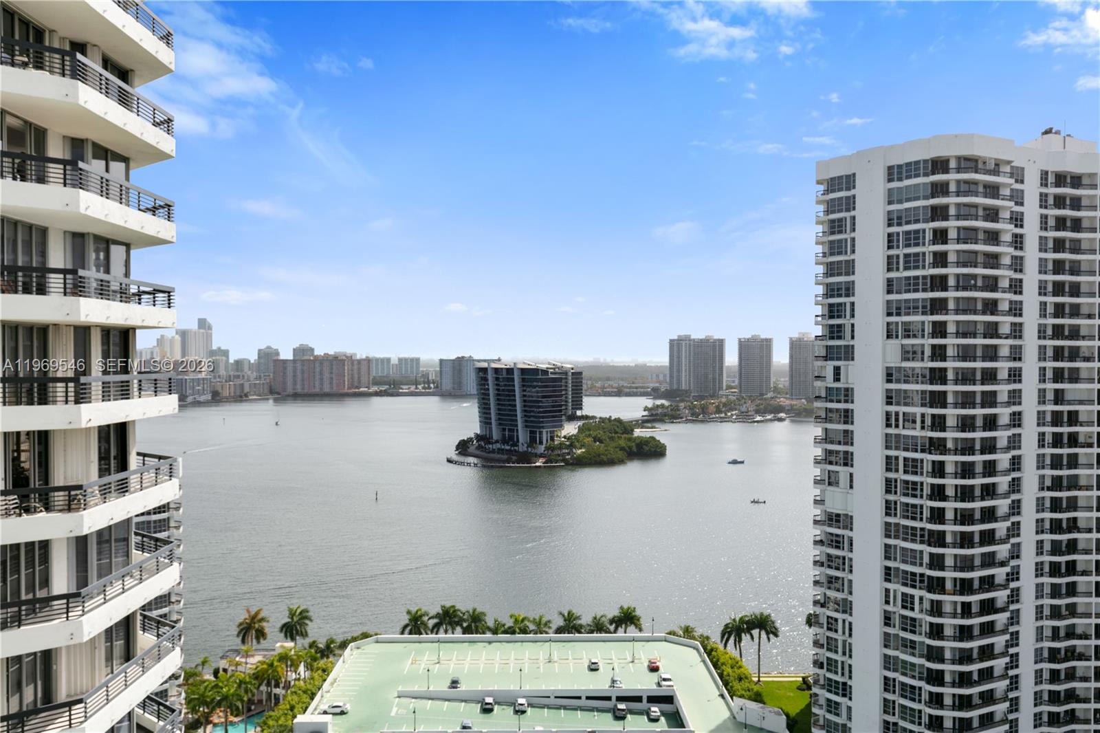 MYSTIC POINTE TOWER 400 C - Residential