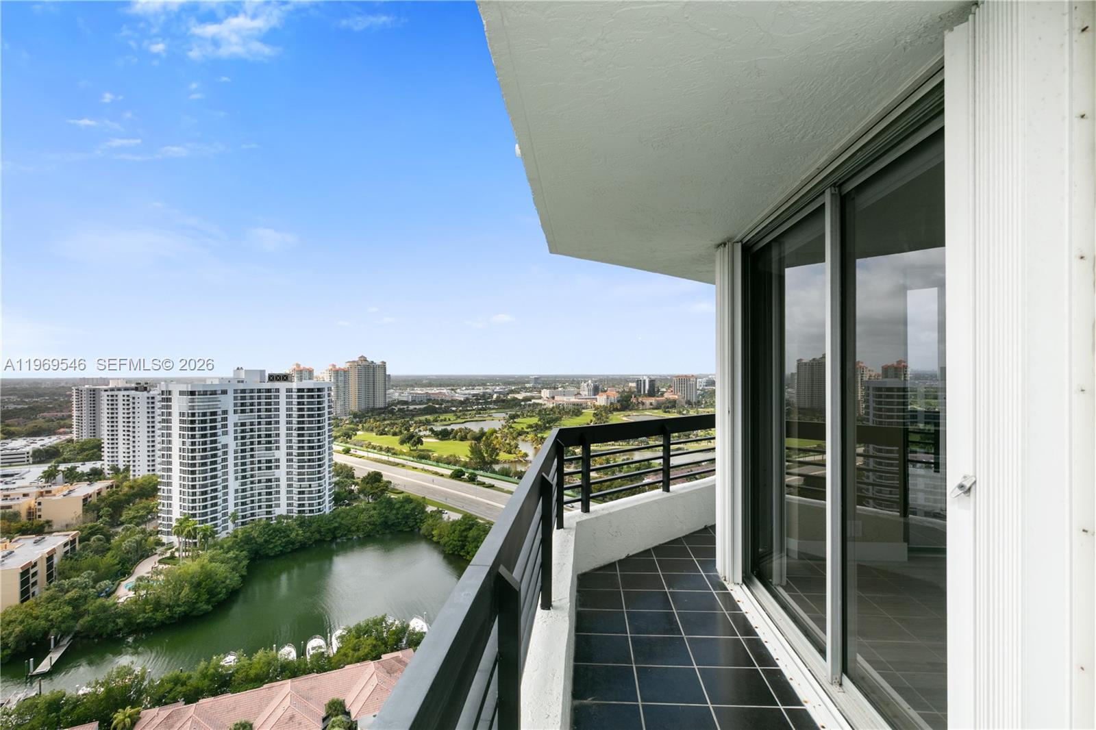 MYSTIC POINTE TOWER 400 C - Residential