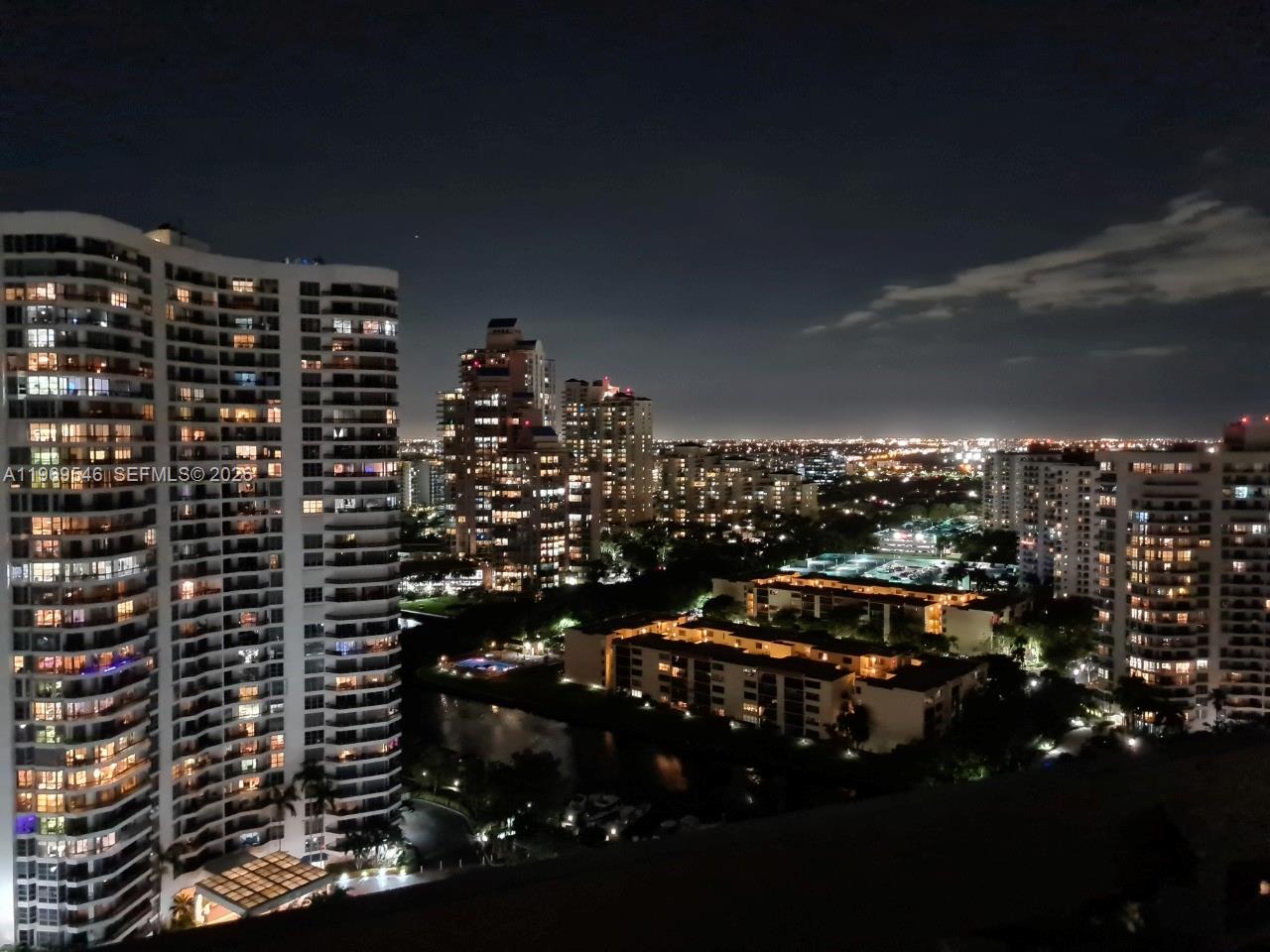 MYSTIC POINTE TOWER 400 C - Residential