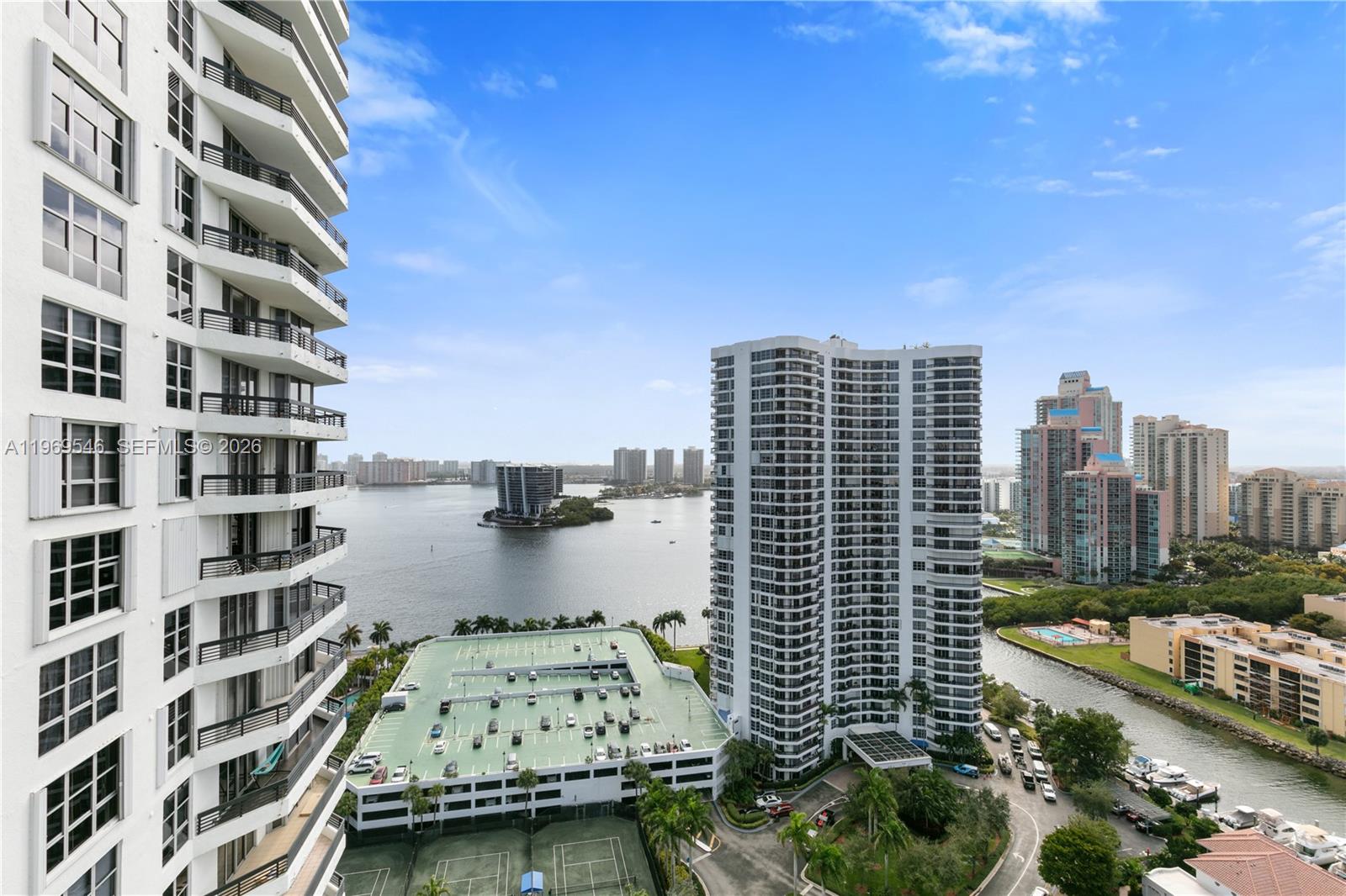 MYSTIC POINTE TOWER 400 C - Residential