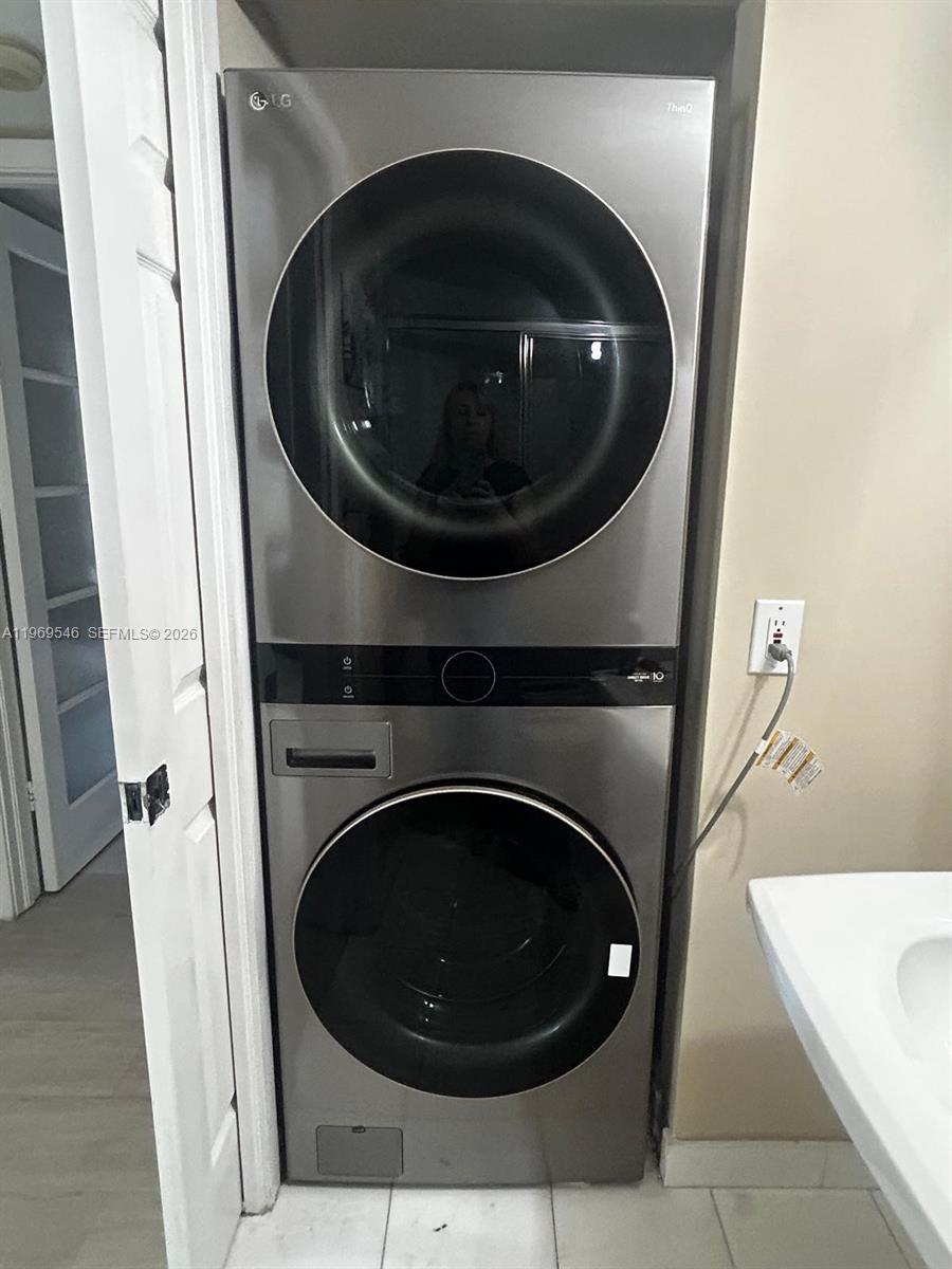 MYSTIC POINTE TOWER 400 C - Residential