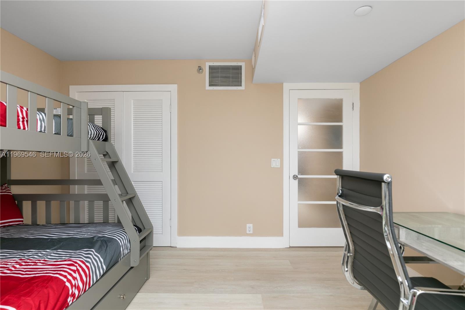 MYSTIC POINTE TOWER 400 C - Residential