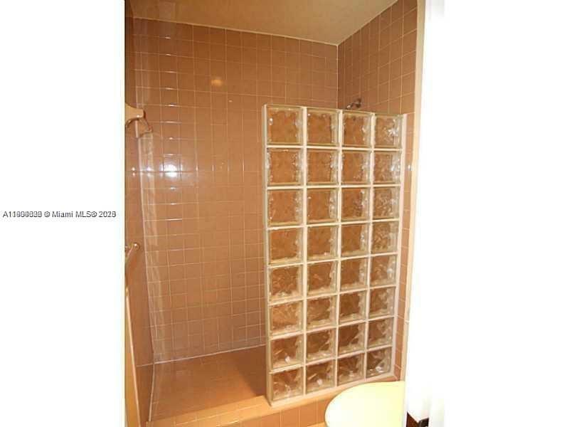 PALM-AIRE VILLAGE 3RD SEC - Residential Lease