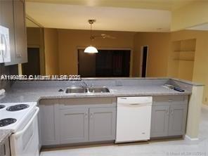 PALM-AIRE VILLAGE 3RD SEC - Residential Lease