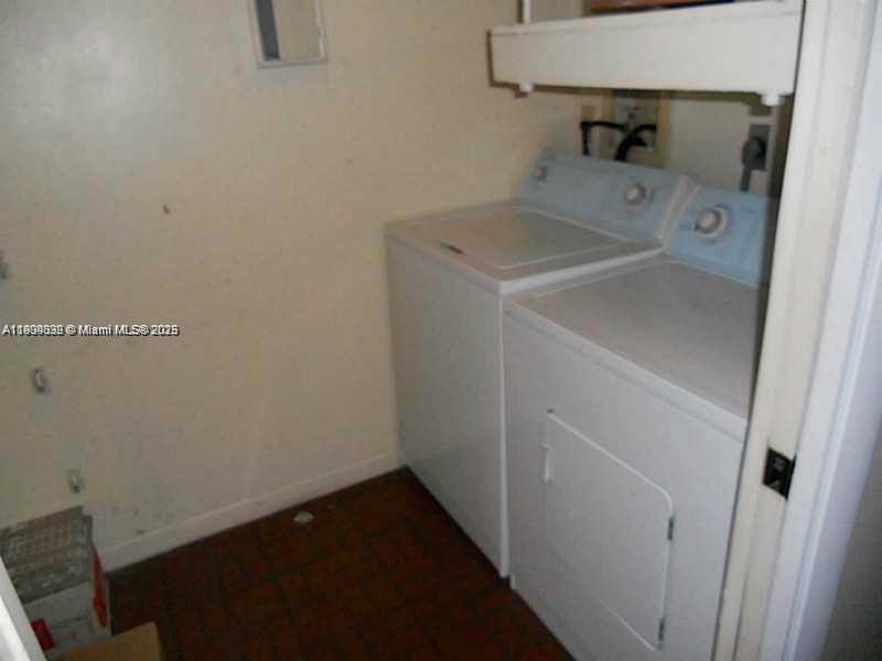 PALM-AIRE VILLAGE 3RD SEC - Residential Lease