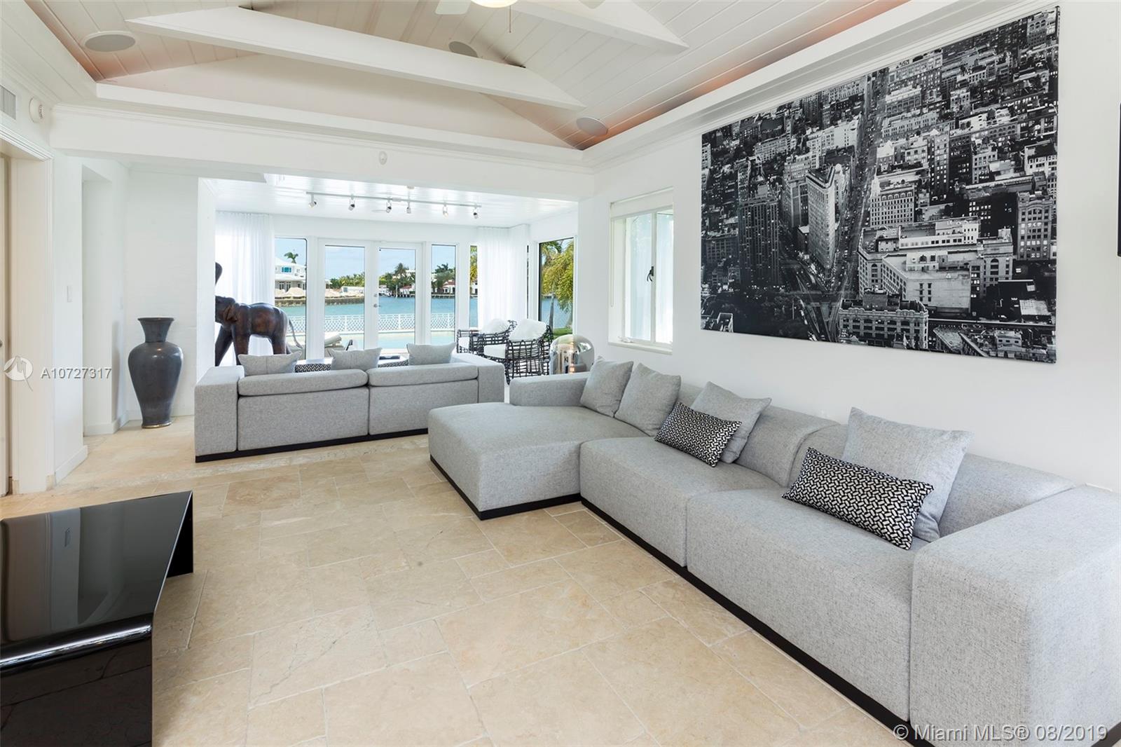 SUNSET LAKE EXTENSION - Residential