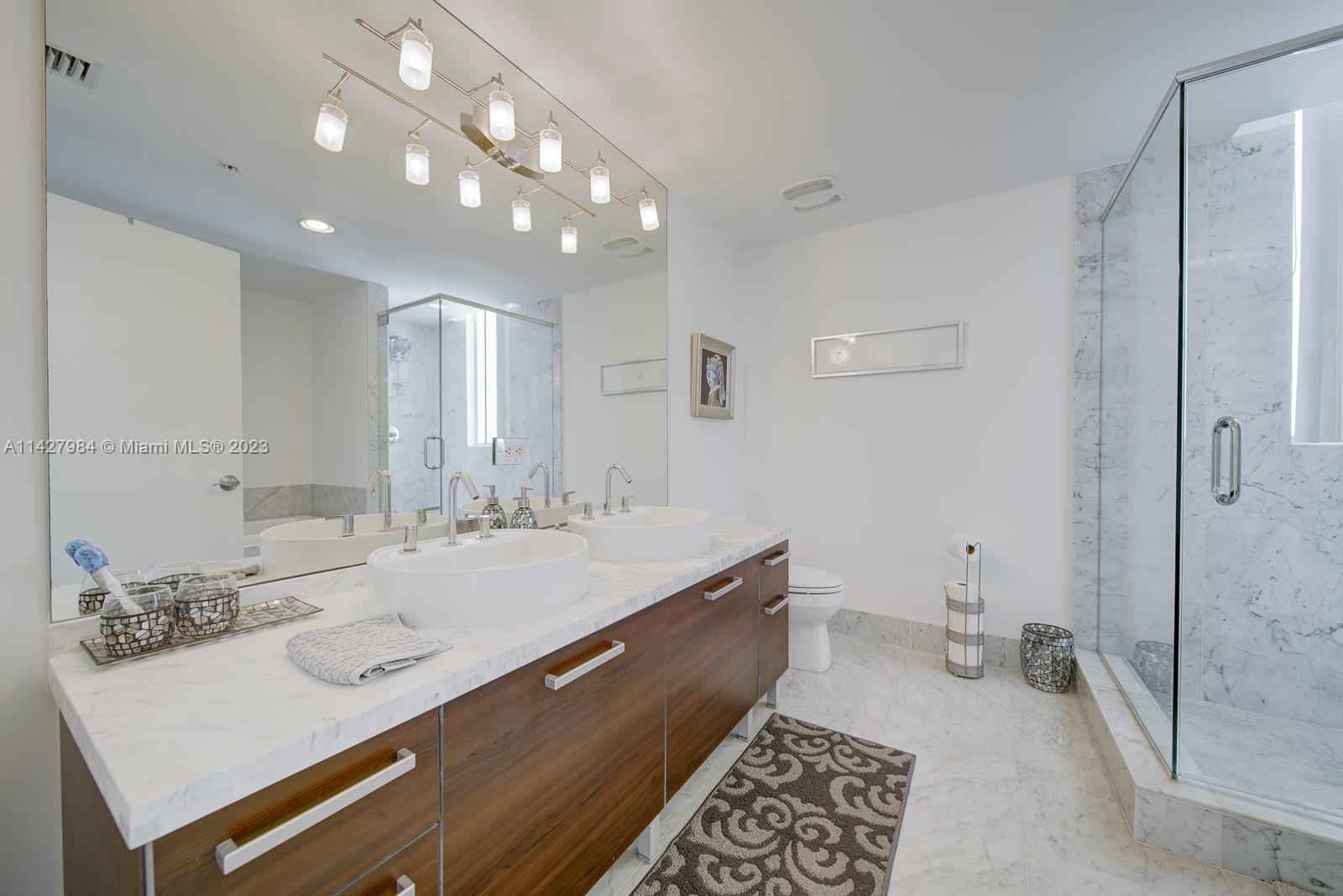 VIZCAYNE NORTH CONDO - Residential Lease