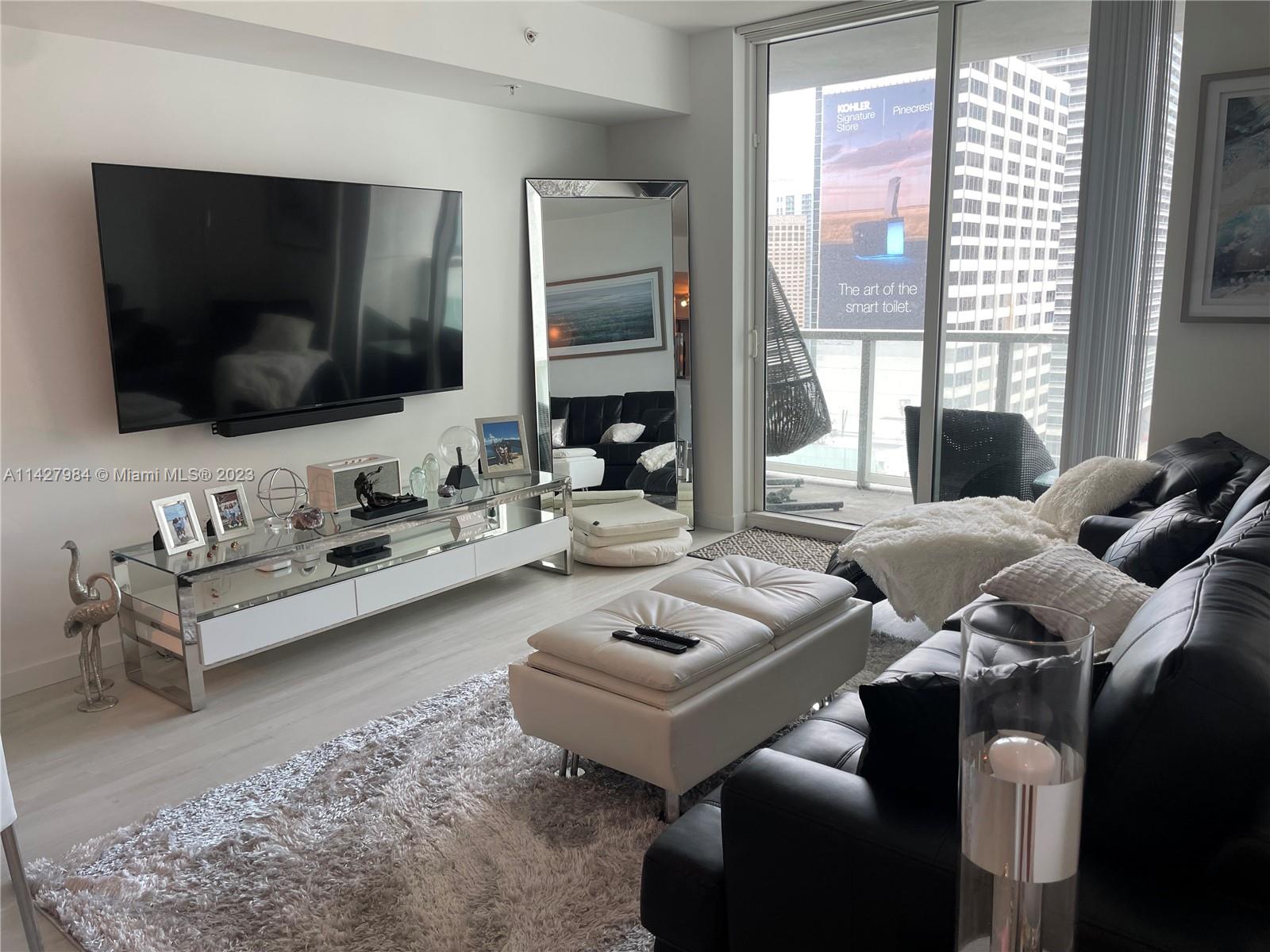VIZCAYNE NORTH CONDO - Residential Lease