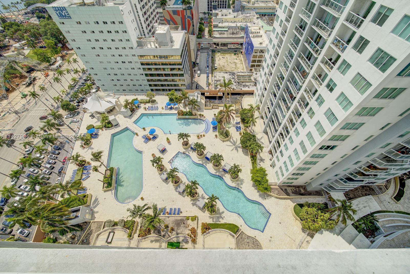 VIZCAYNE NORTH CONDO - Residential Lease
