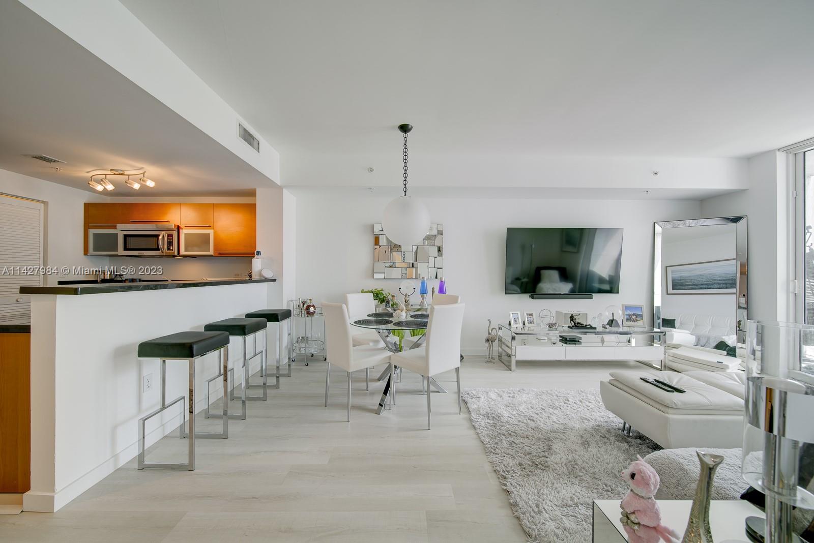 VIZCAYNE NORTH CONDO - Residential Lease