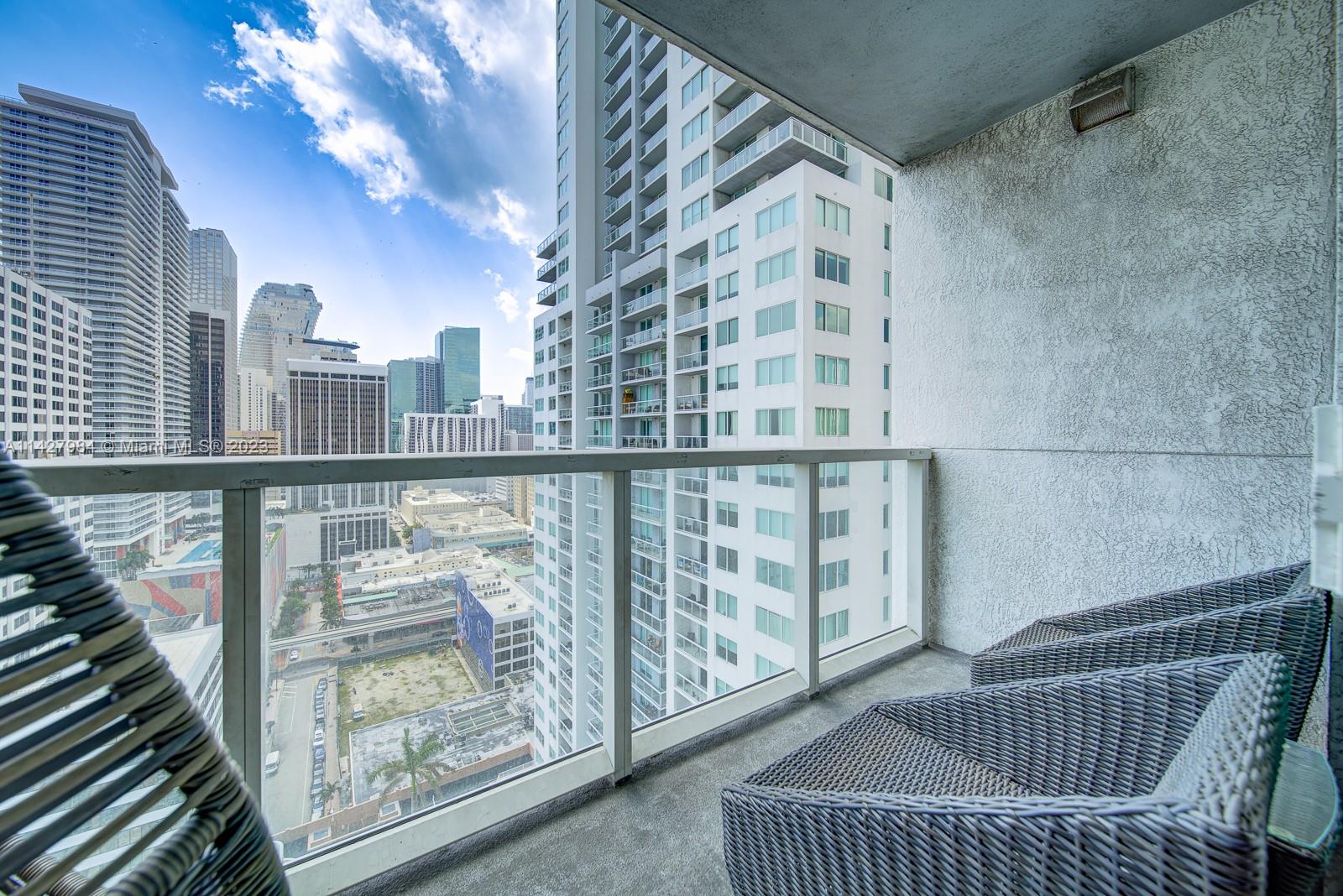 VIZCAYNE NORTH CONDO - Residential Lease