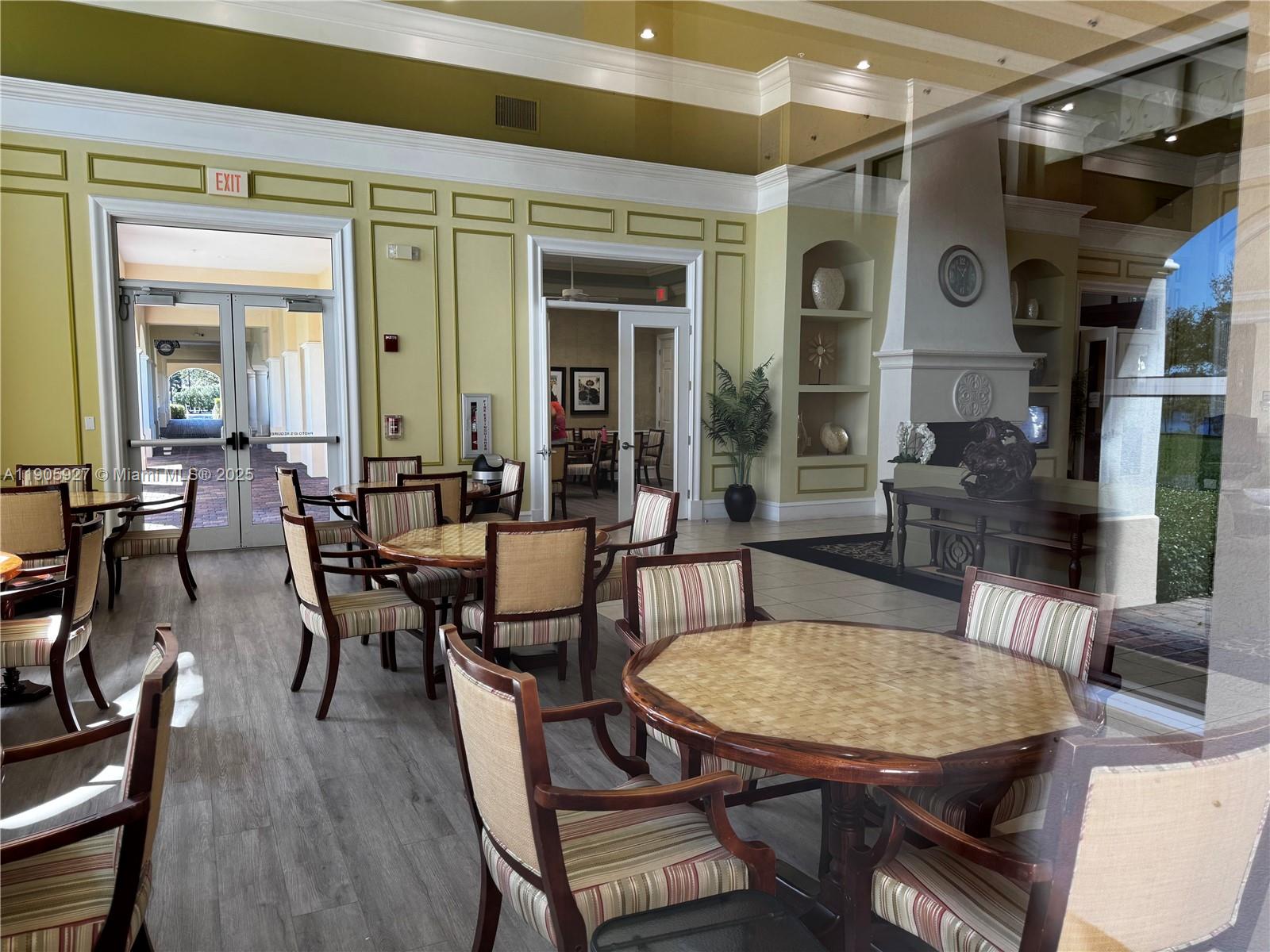 VILLAGEWALK OF WELLINGTON - Residential