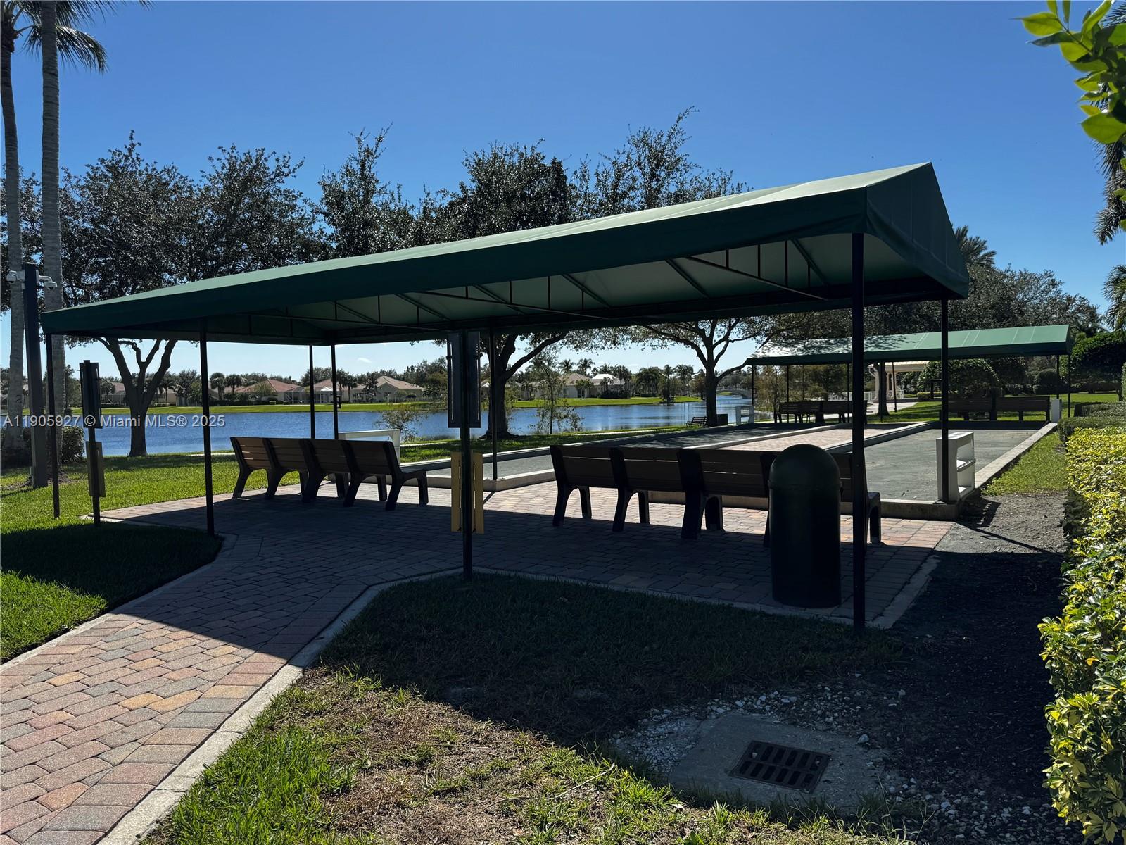 VILLAGEWALK OF WELLINGTON - Residential