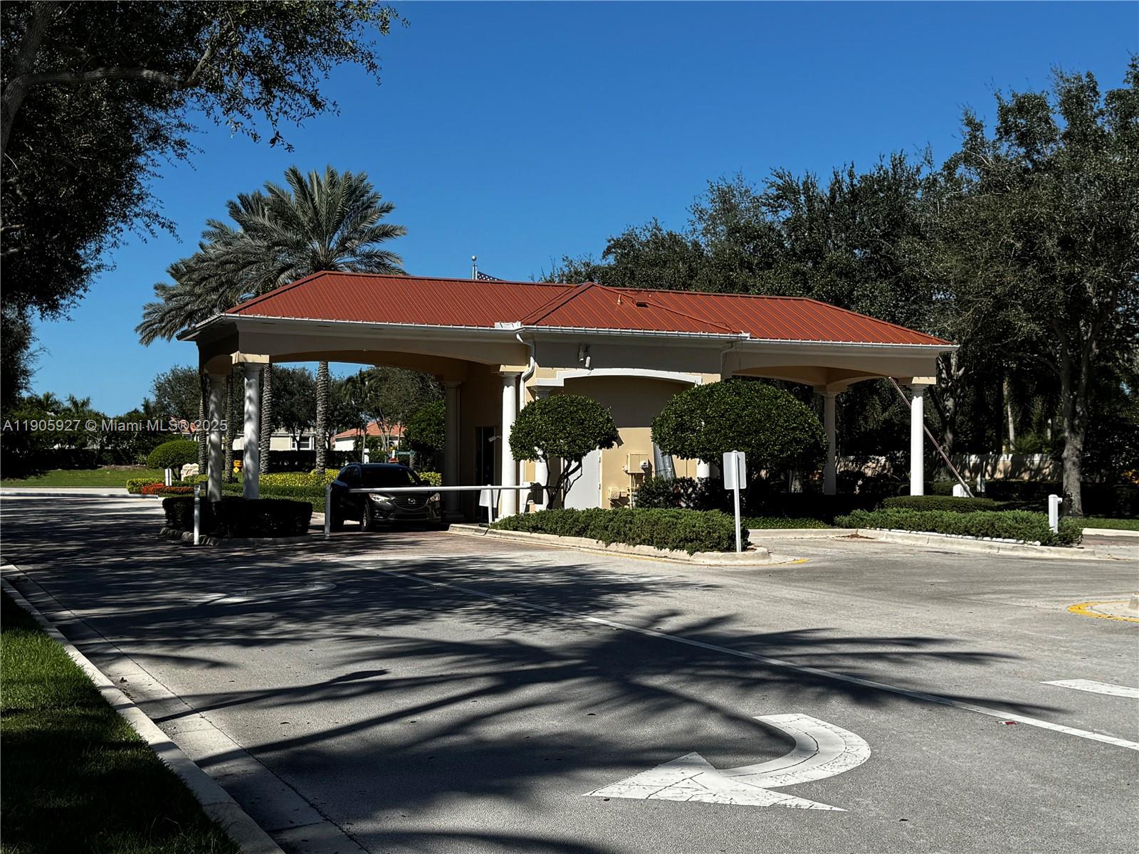 VILLAGEWALK OF WELLINGTON - Residential