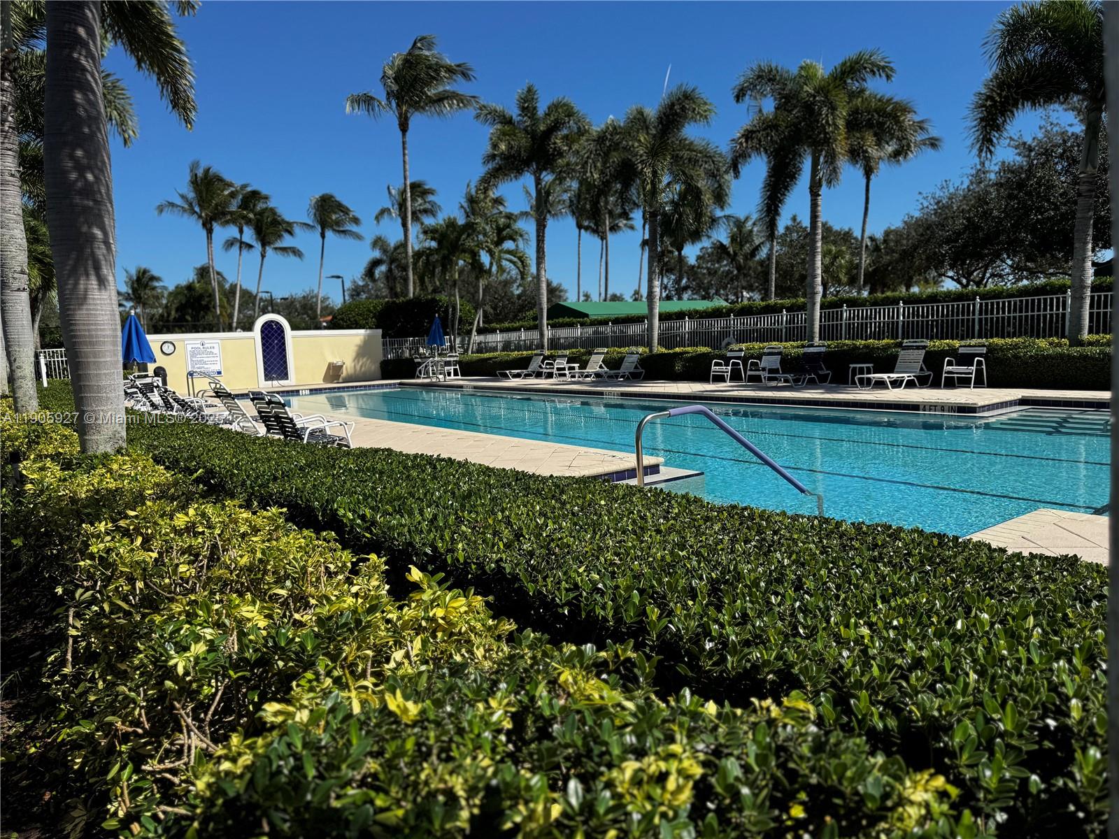 VILLAGEWALK OF WELLINGTON - Residential