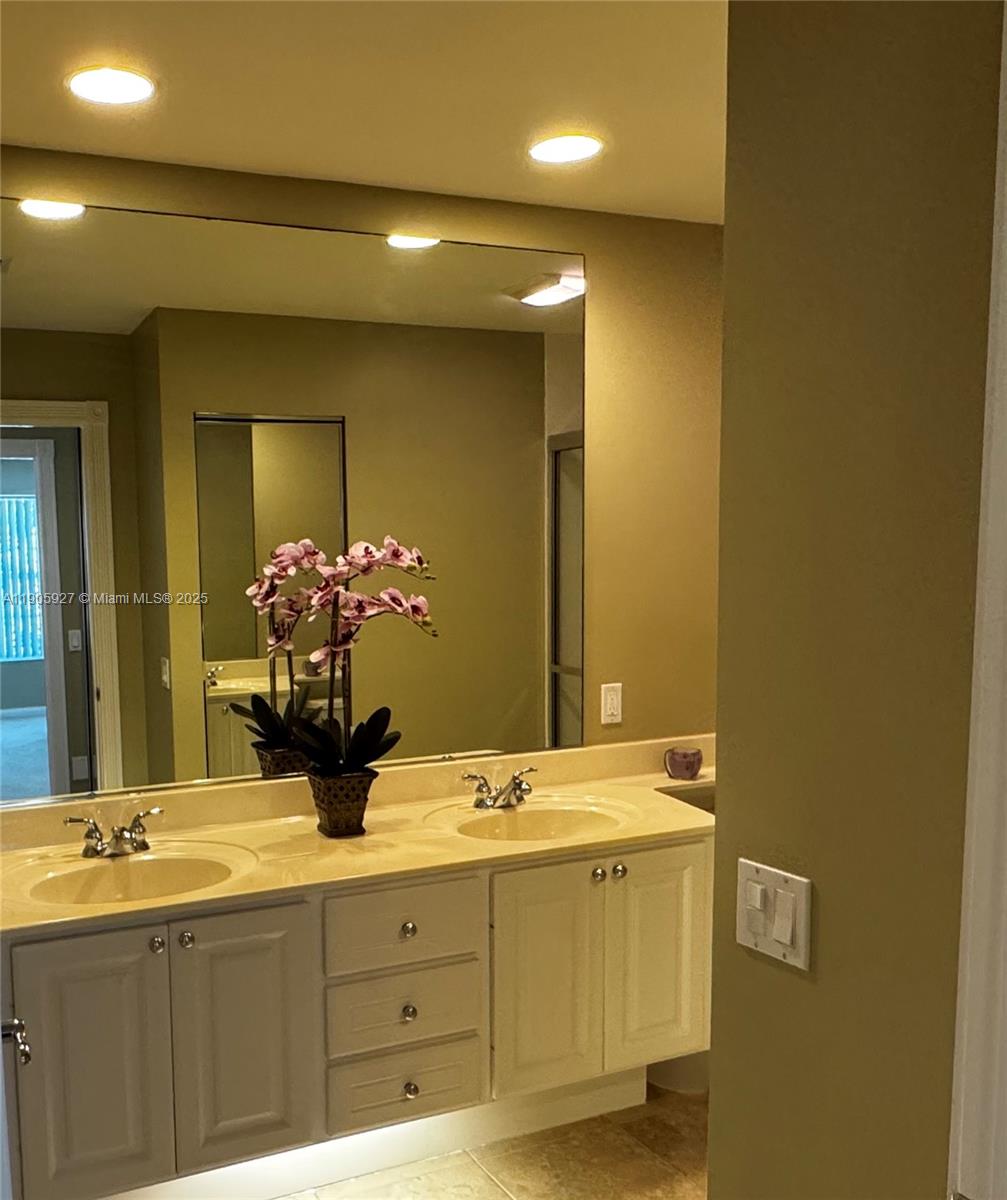 VILLAGEWALK OF WELLINGTON - Residential