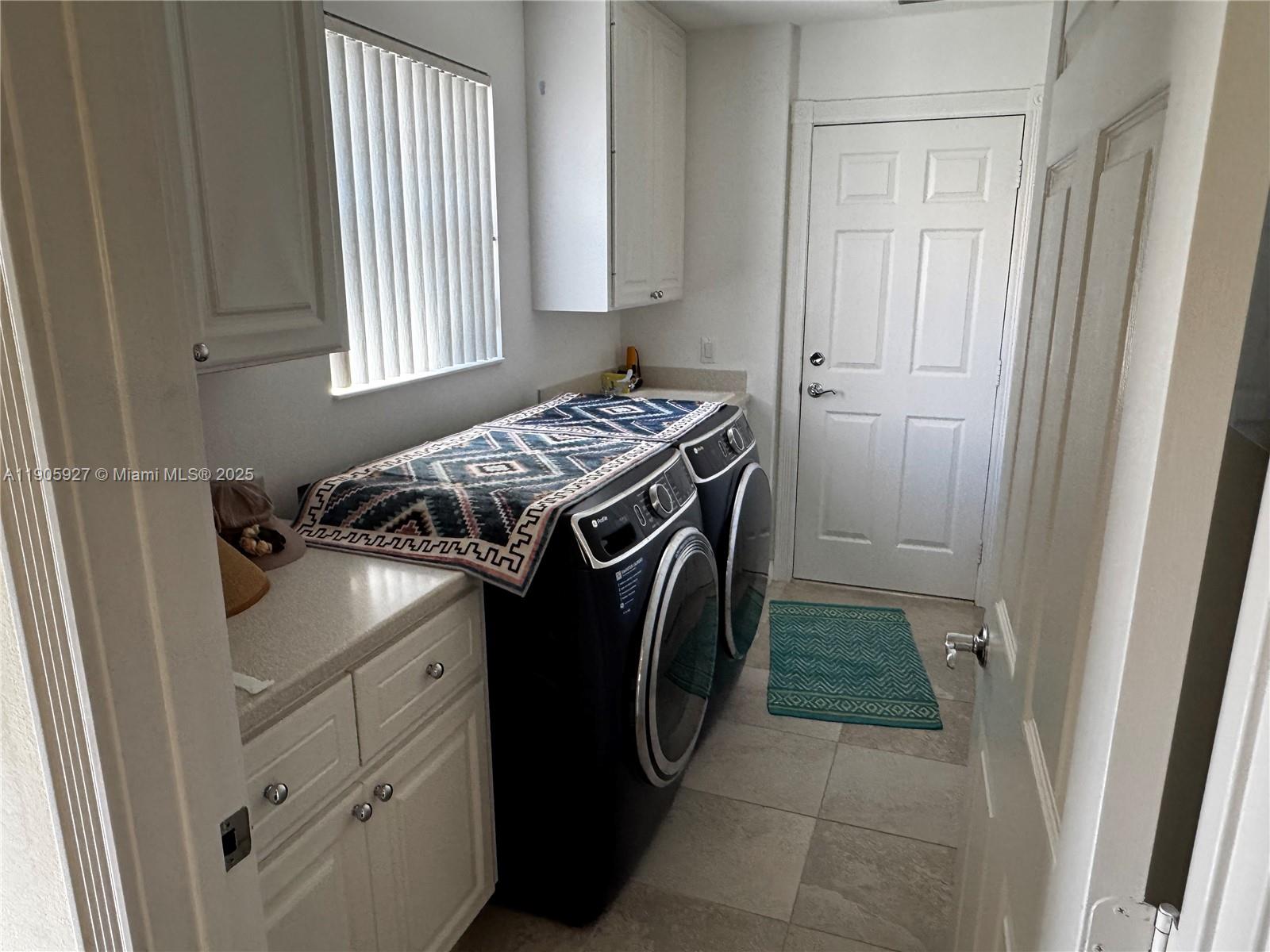 VILLAGEWALK OF WELLINGTON - Residential