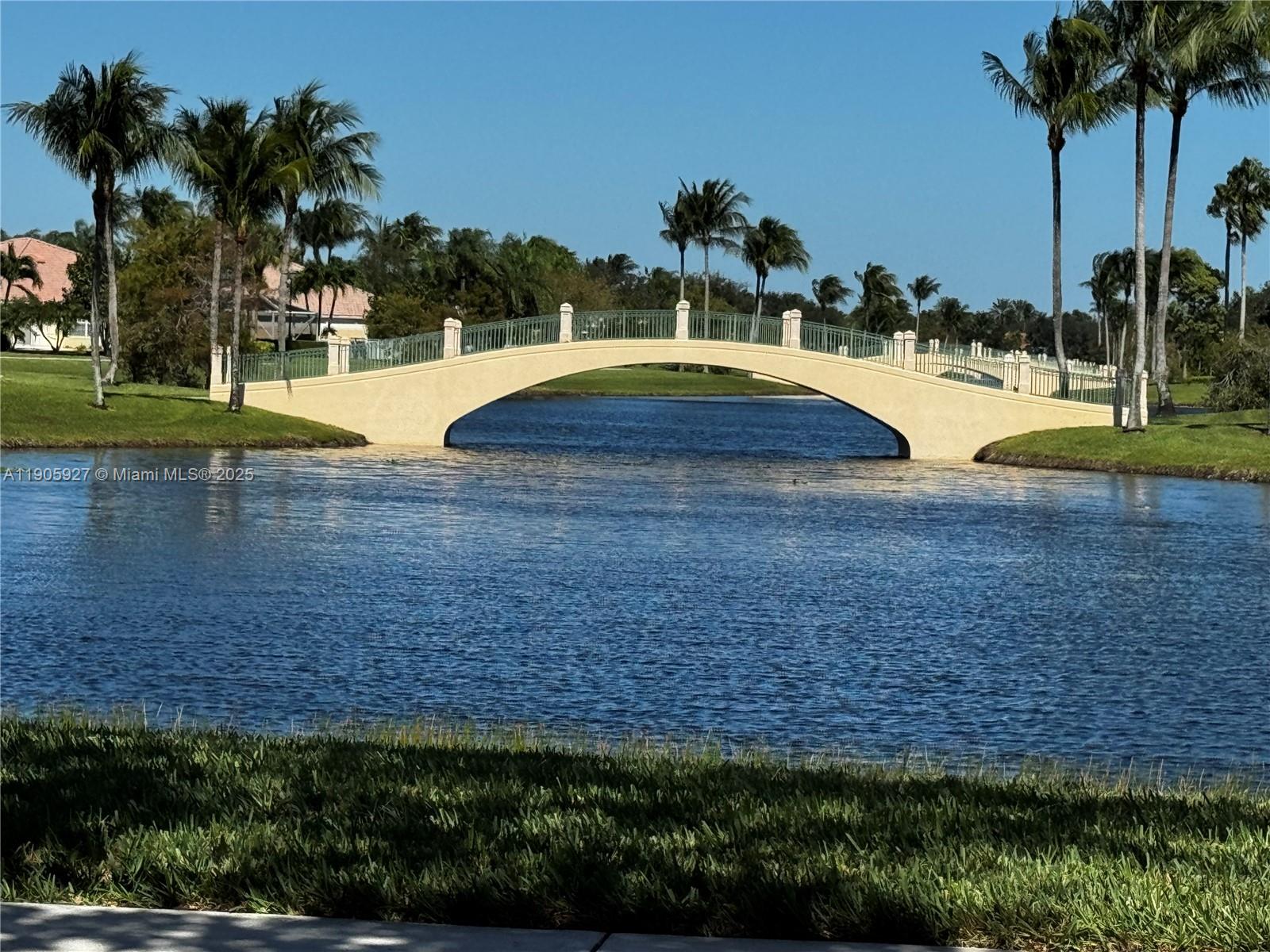 VILLAGEWALK OF WELLINGTON - Residential