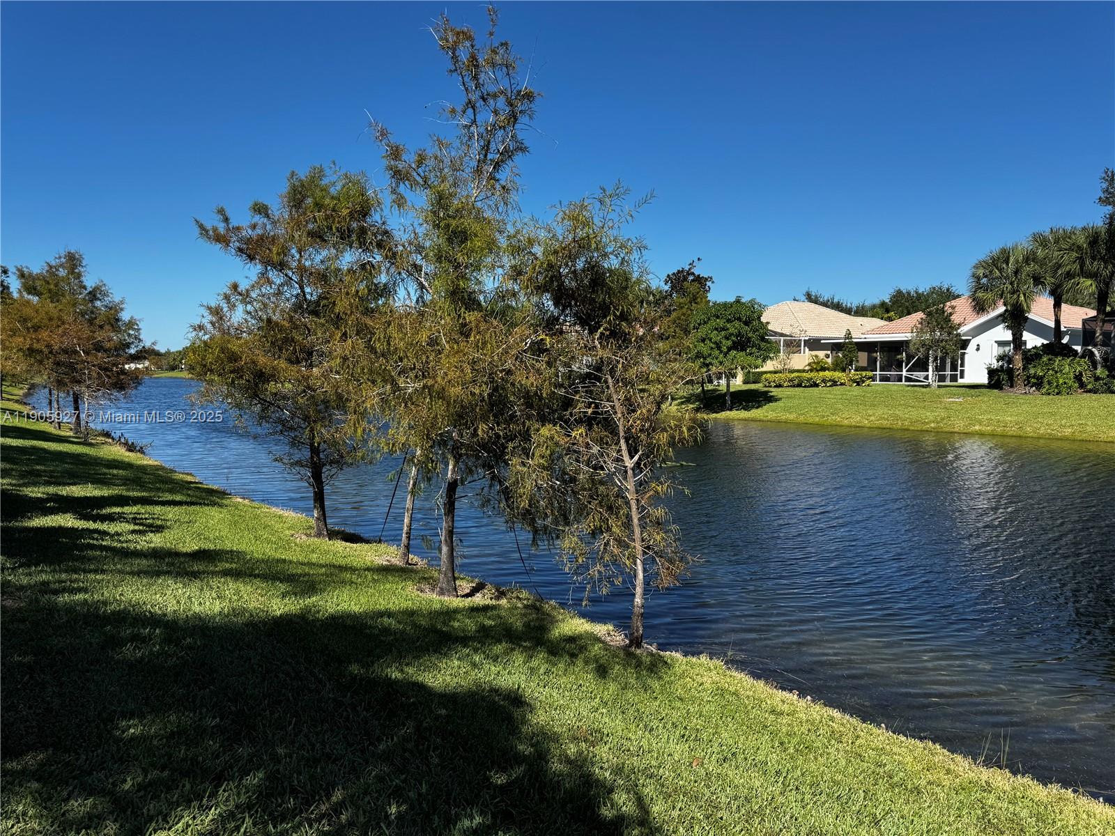 VILLAGEWALK OF WELLINGTON - Residential