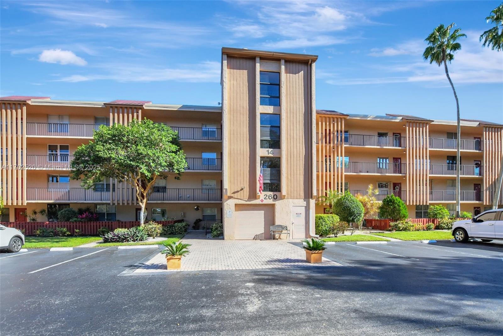 PALM LAKES CONDO - Residential
