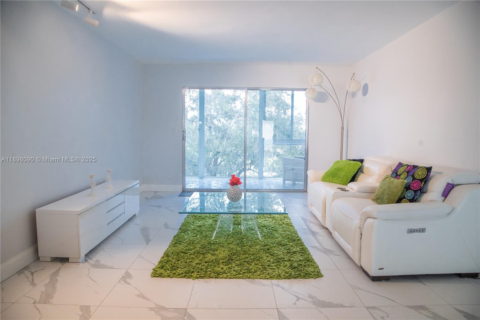 LUCAYA VILLAGE 1-D CONDO - Residential Lease