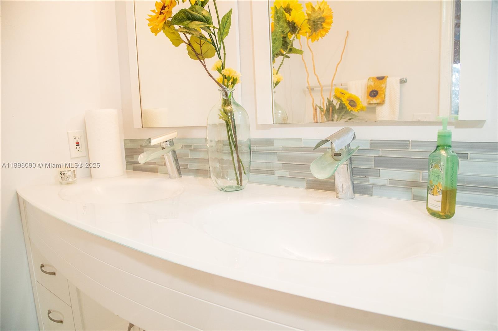 LUCAYA VILLAGE 1-D CONDO - Residential Lease