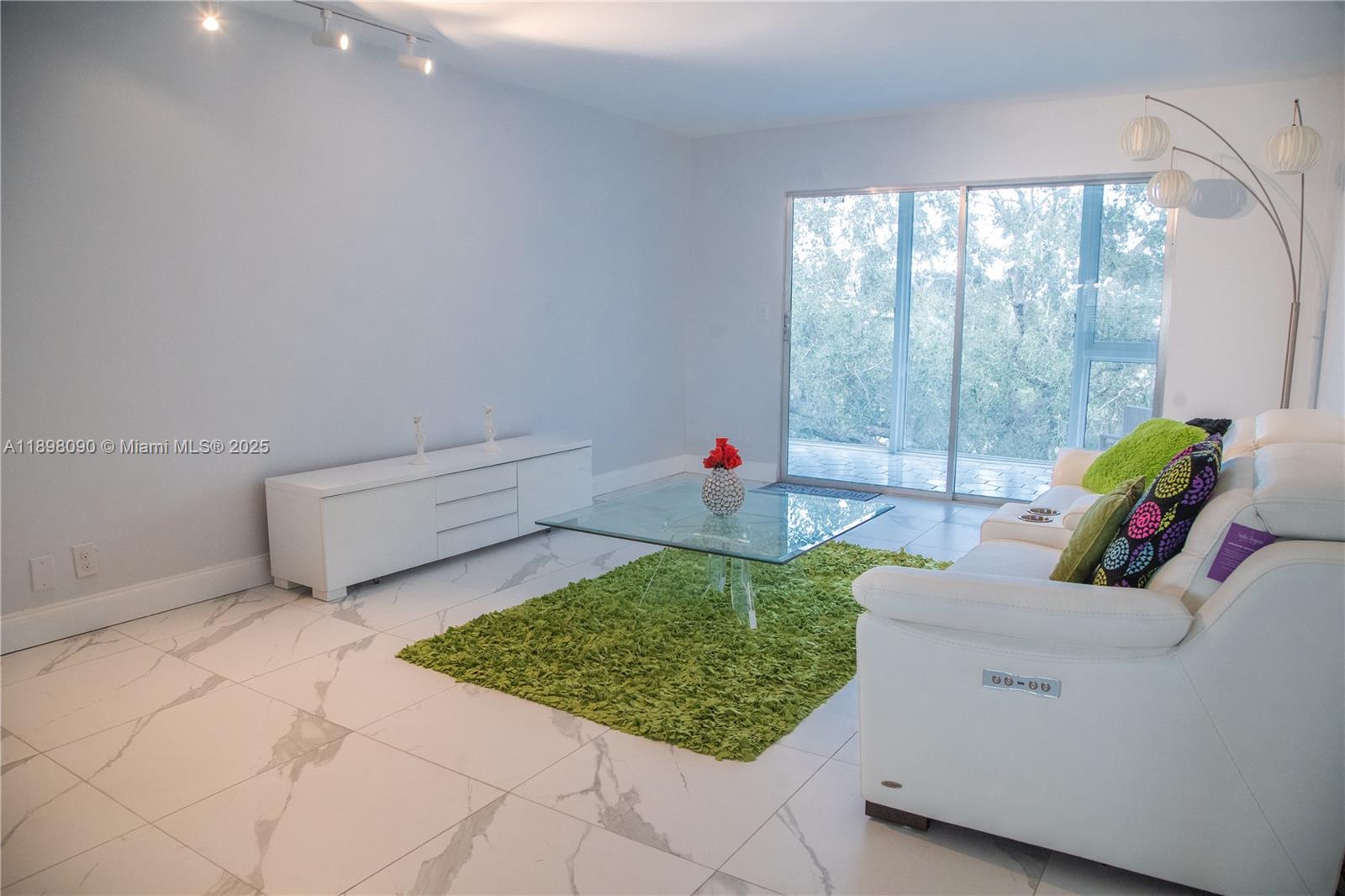 LUCAYA VILLAGE 1-D CONDO - Residential Lease