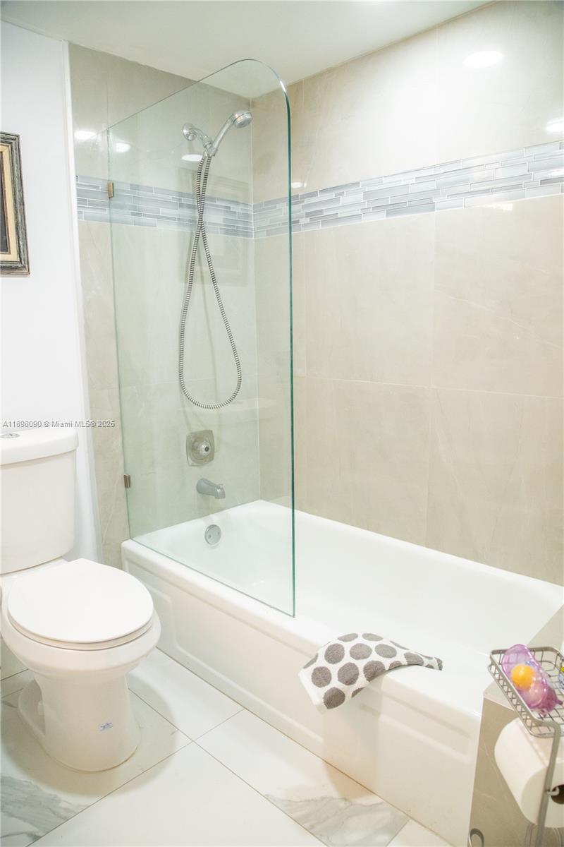 LUCAYA VILLAGE 1-D CONDO - Residential Lease