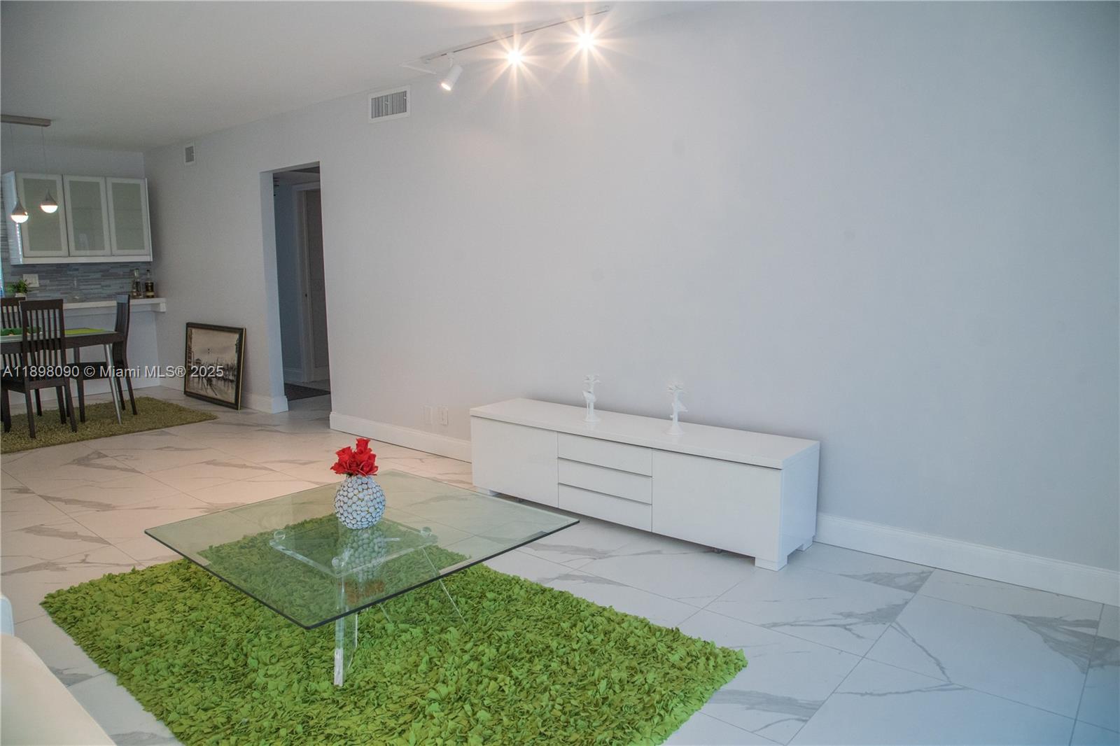 LUCAYA VILLAGE 1-D CONDO - Residential Lease