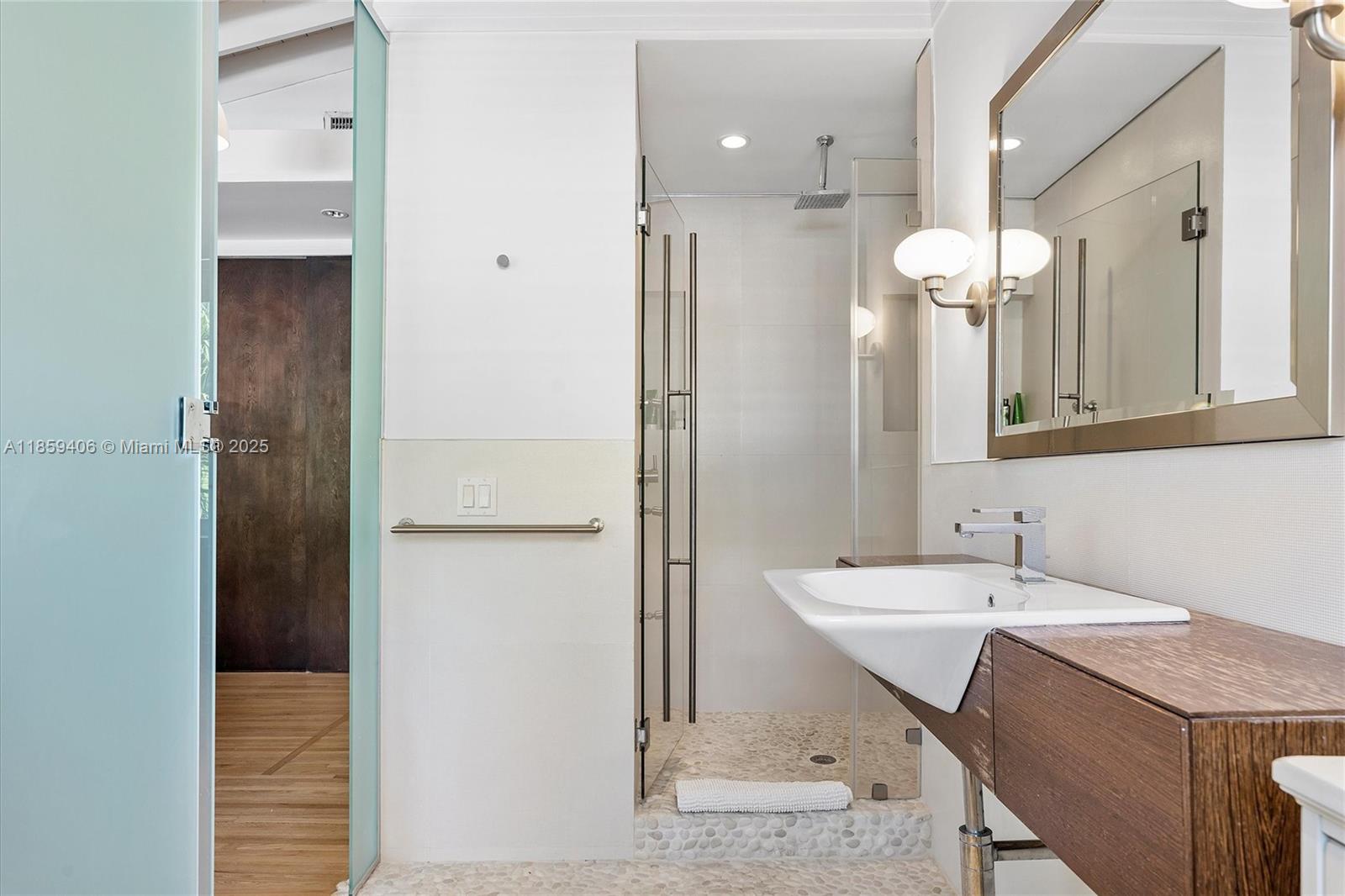 RIVER BAY PARK ADDN - Residential