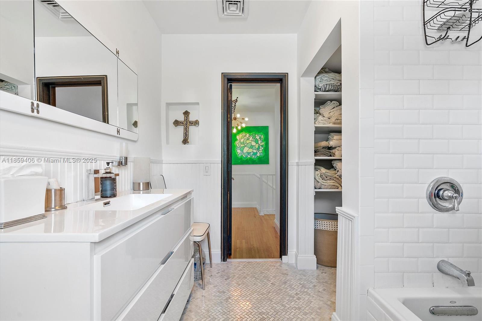 RIVER BAY PARK ADDN - Residential