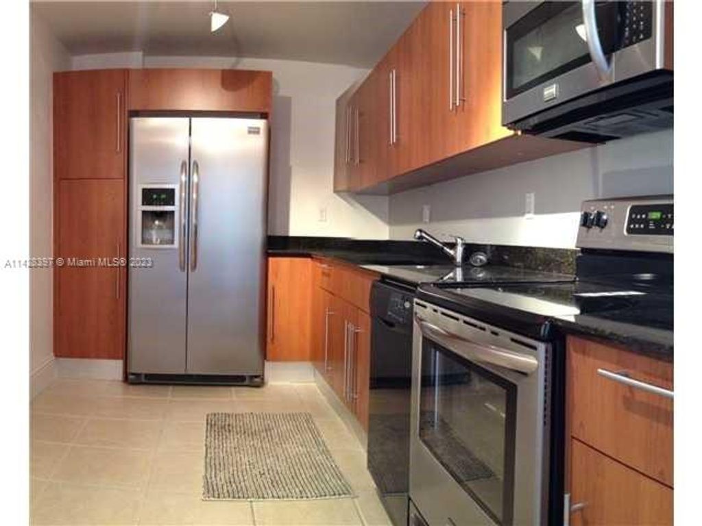 Photo of 3000 S Ocean Dr #1514, Hollywood, FL 33019 (MLS # A11428397)