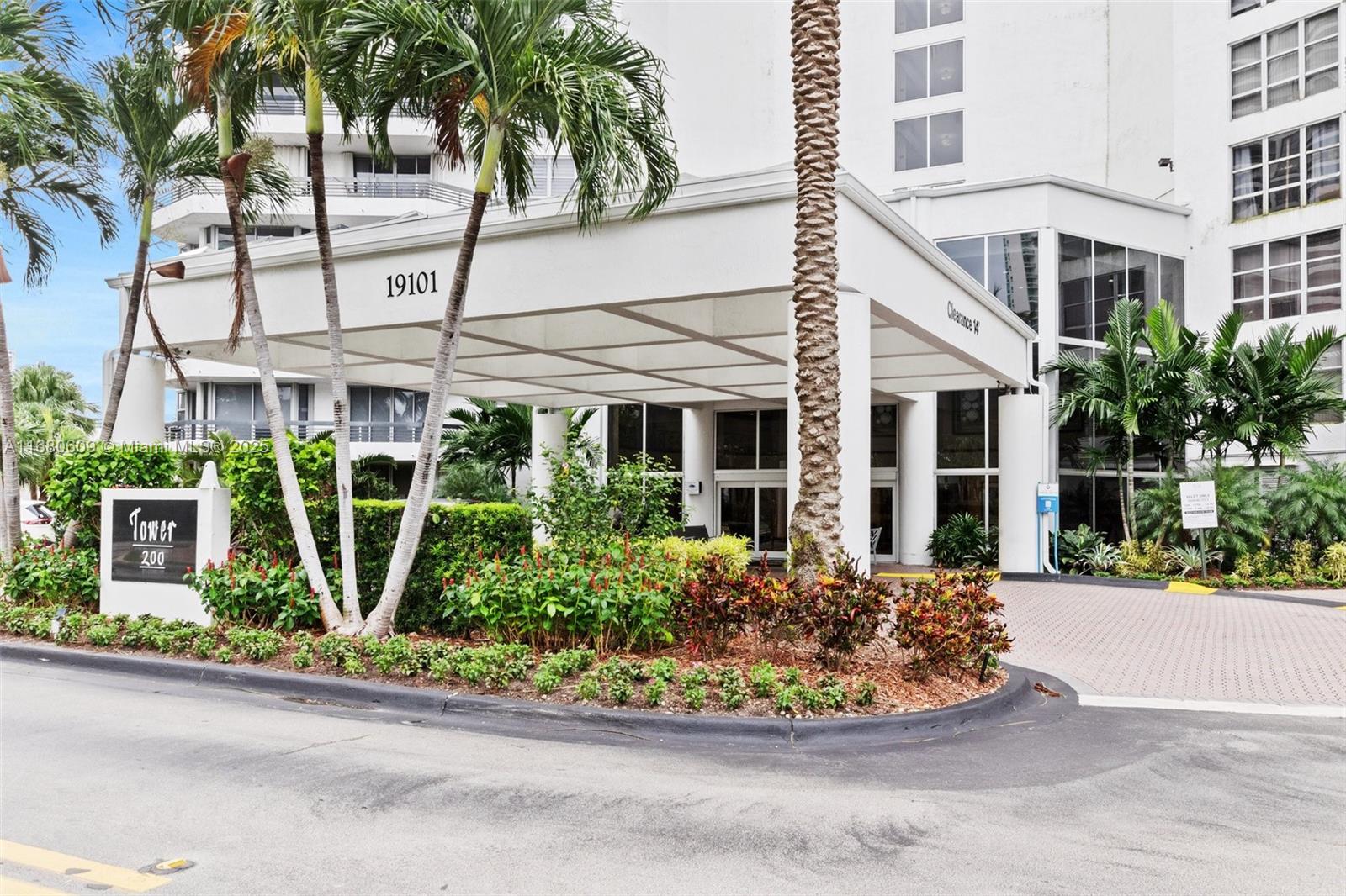 MYSTIC POINTE CONDO NO TH - Residential