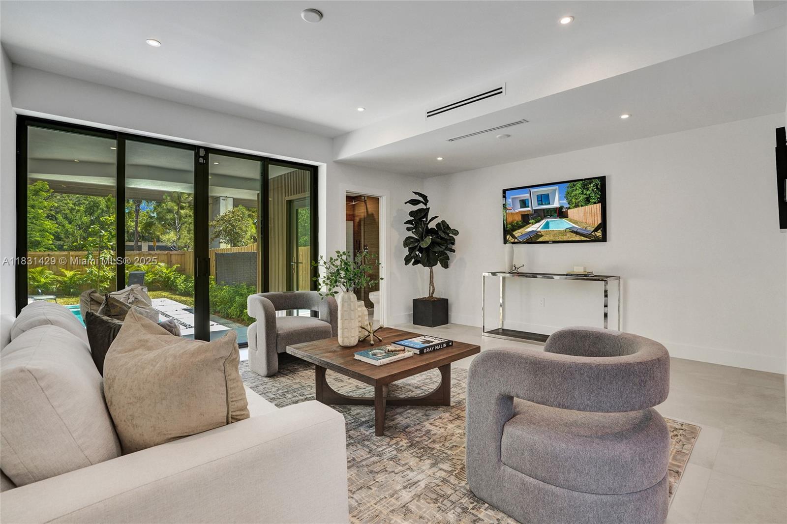 EAST SHENANDOAH - Residential