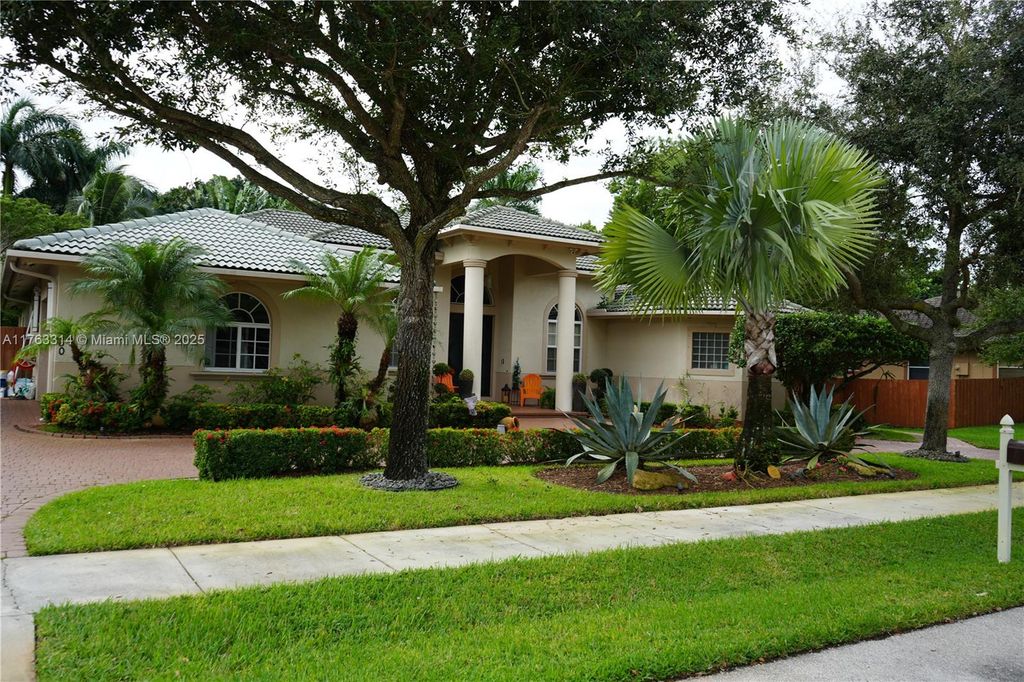 Photo of Davie, FL 33314 (MLS # A11763314)