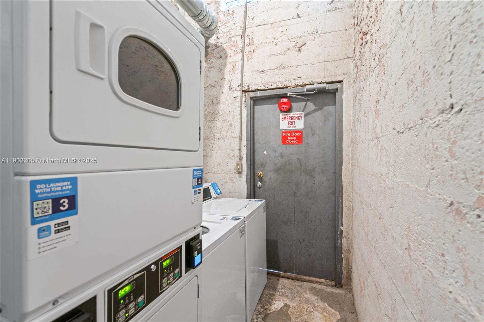 RESIDENCE 1611 CONDO - Residential