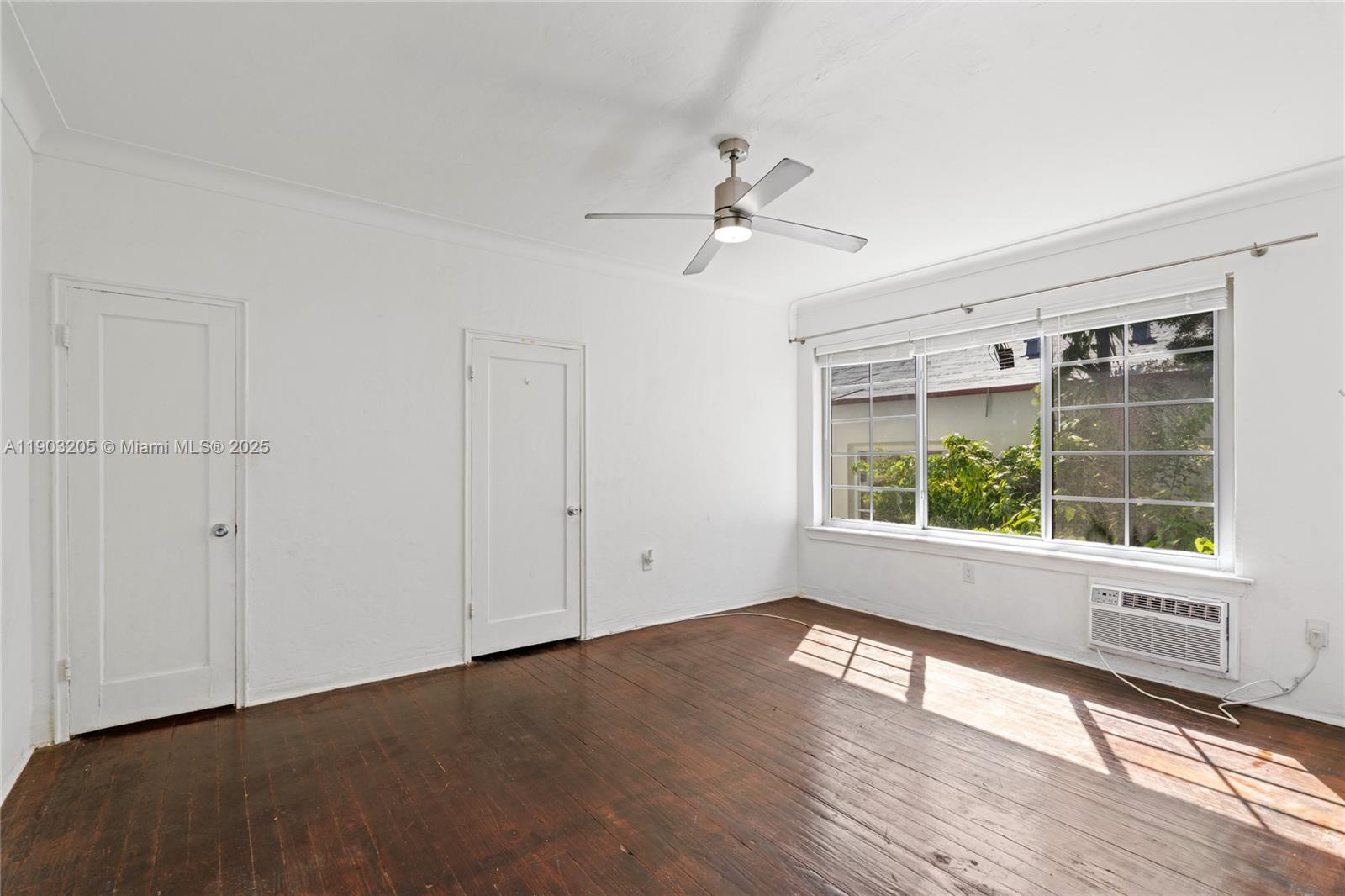 RESIDENCE 1611 CONDO - Residential