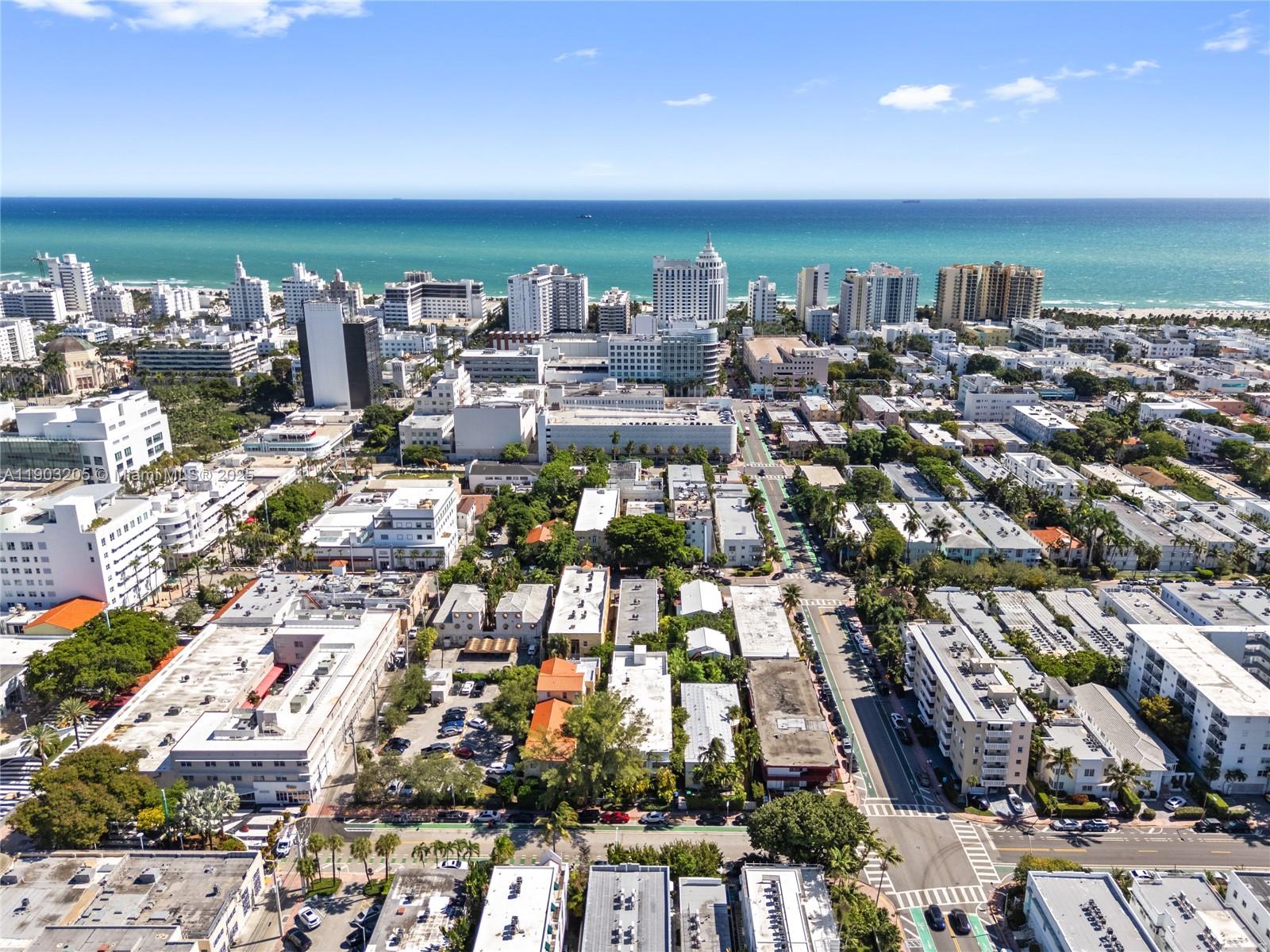 RESIDENCE 1611 CONDO - Residential