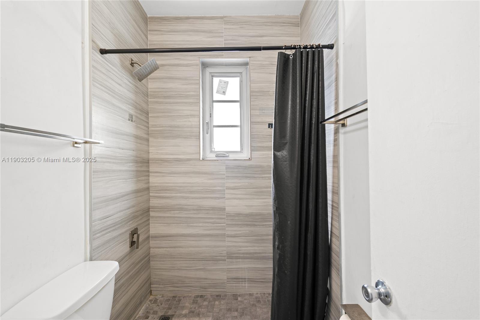 RESIDENCE 1611 CONDO - Residential