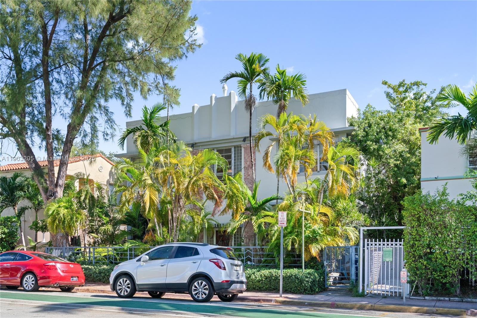 RESIDENCE 1611 CONDO - Residential