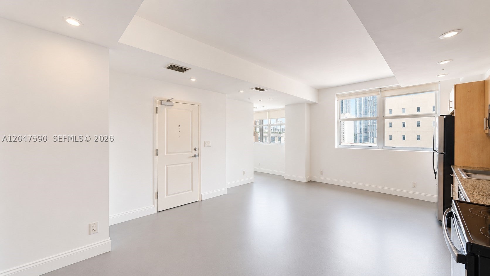 111 E Flagler St 810