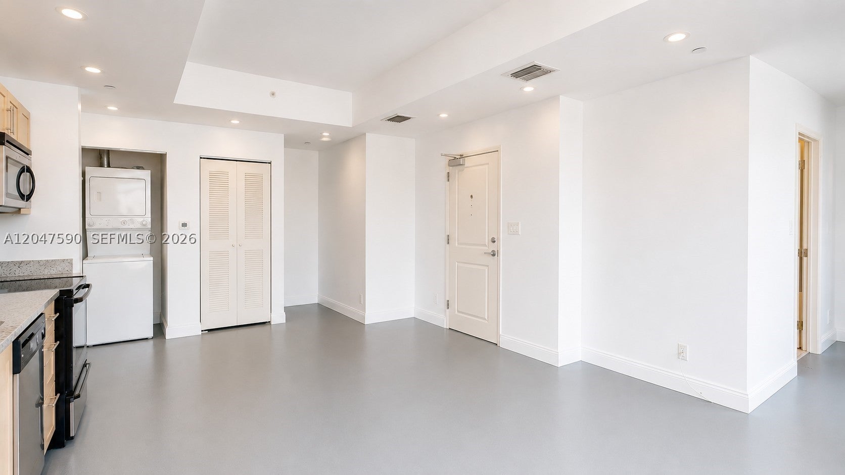 111 E Flagler St 810