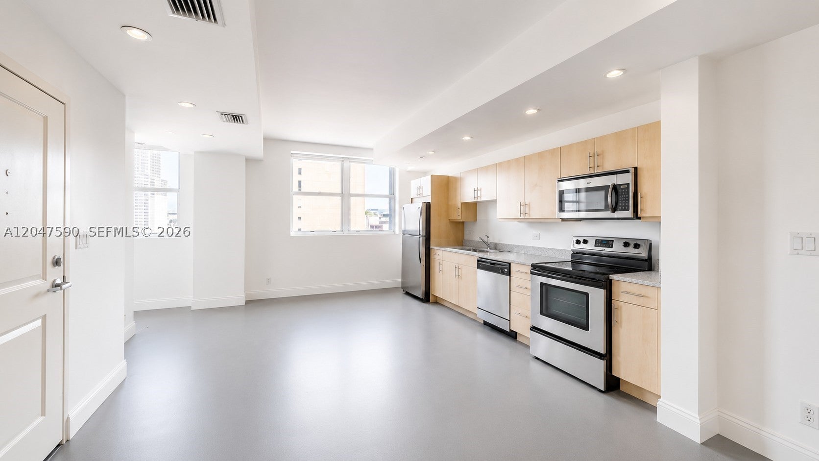 111 E Flagler St 810