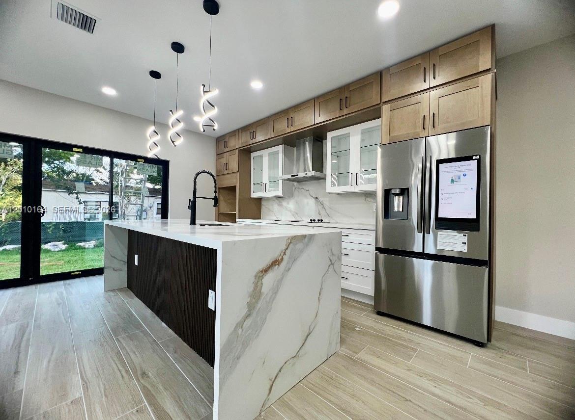 17TH AVE MANOR - Residential