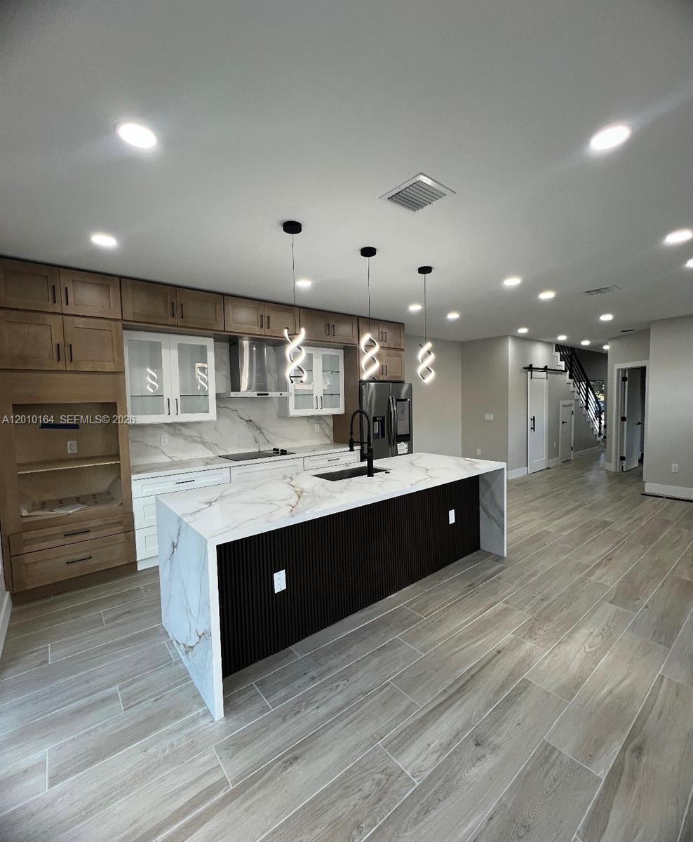 17TH AVE MANOR - Residential